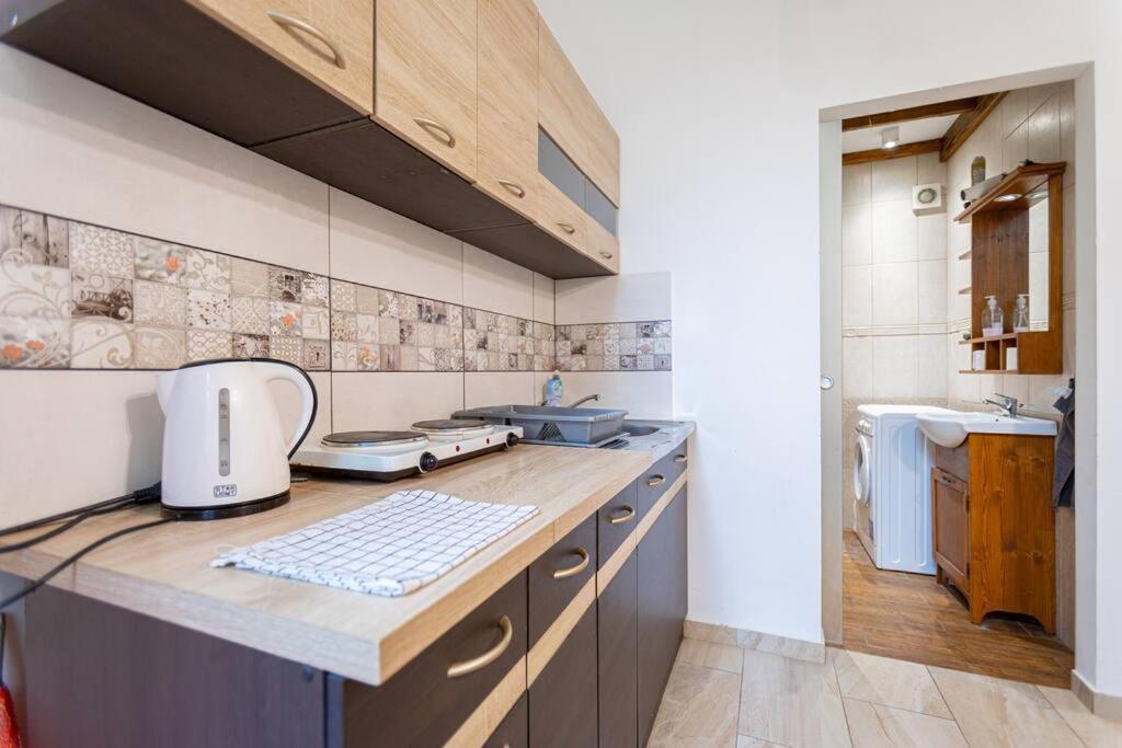 Apartman Cool In The Center With Patio, Szovetseg Street